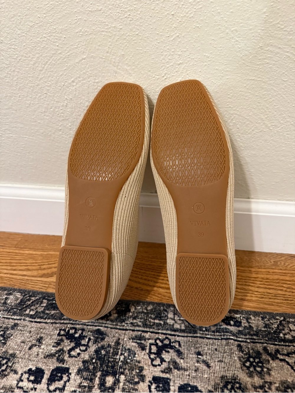 VIVAIA Size 39 / 8 Square-Toe V-Cut Flats (Margot 2.0) Color Almond - Picture 7 of 8